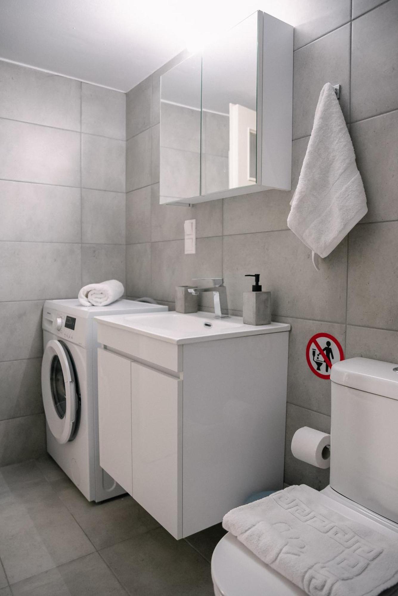Apartament 3Cs Athens Ampelokipoi Comfy Flat Ft Patio Airport Direct Day N Night Zewnętrze zdjęcie